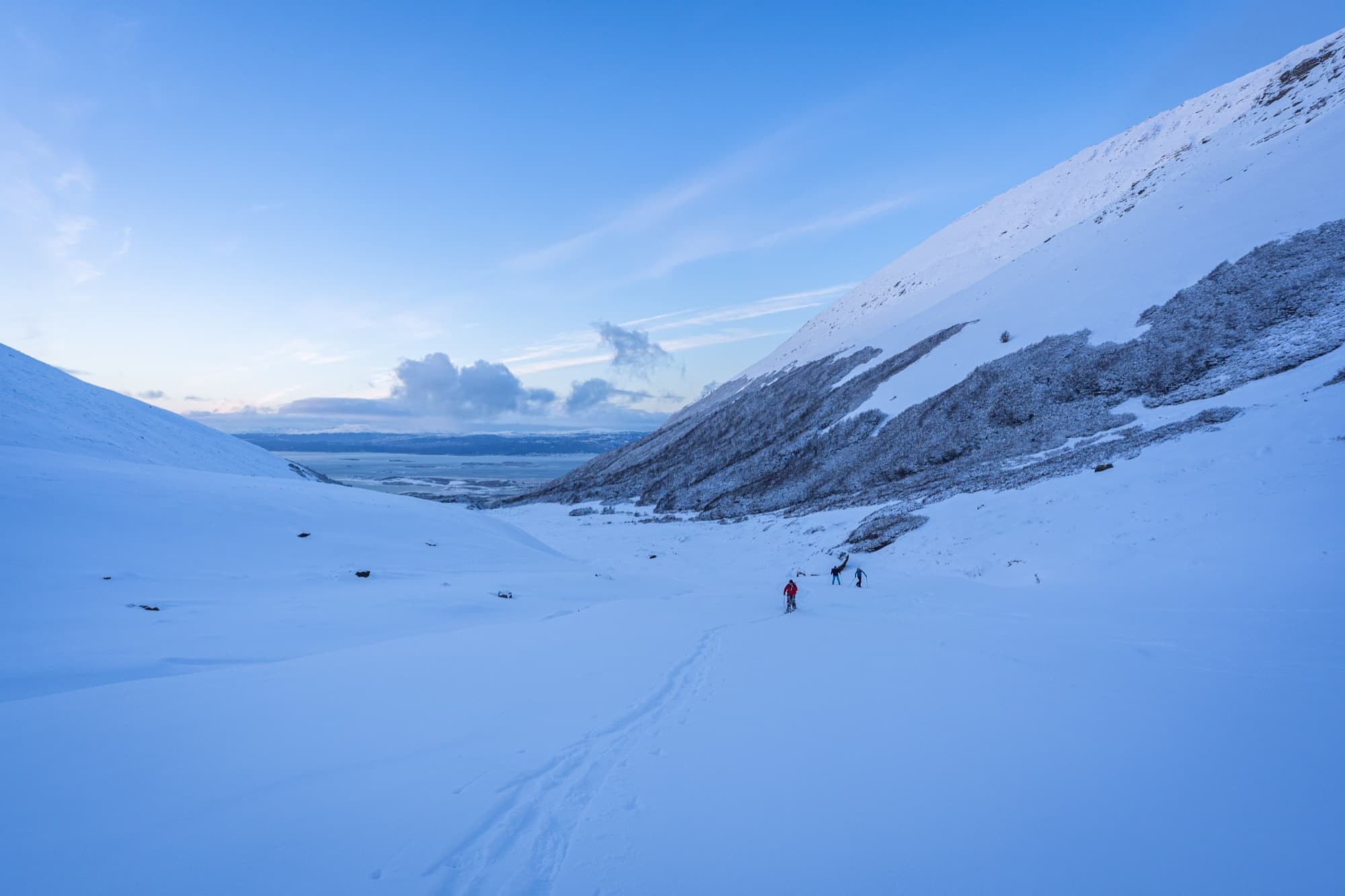 Esquí de travesía con vista al canal Beagle